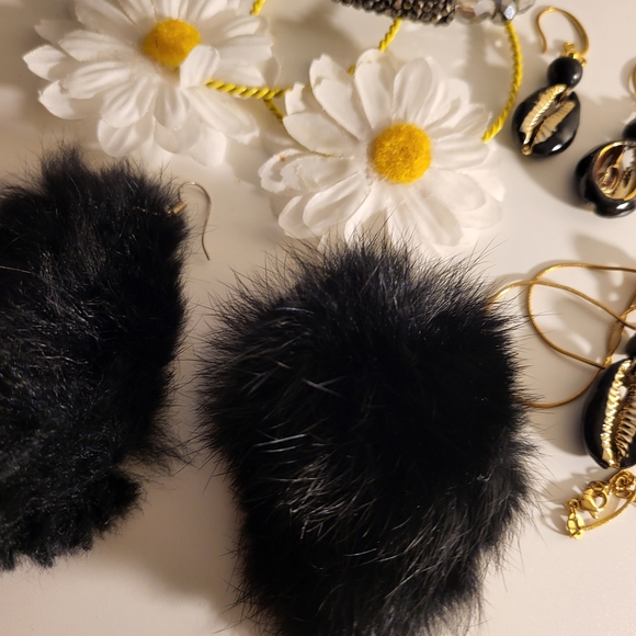 Black Faux Fur Earrings - Picture 1 of 4